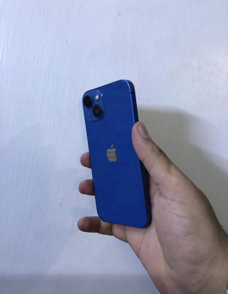 سلام عليكم شباب ايفون 13 عادي الذاكـره .256 وياه ملحقات كفر+ سماعه اير بود وشاحنه اصليه وكرتون ماله موجود مبدل شاشه وبطاريته 89 السعر 250 : الرقم: 0 774 925 4218
