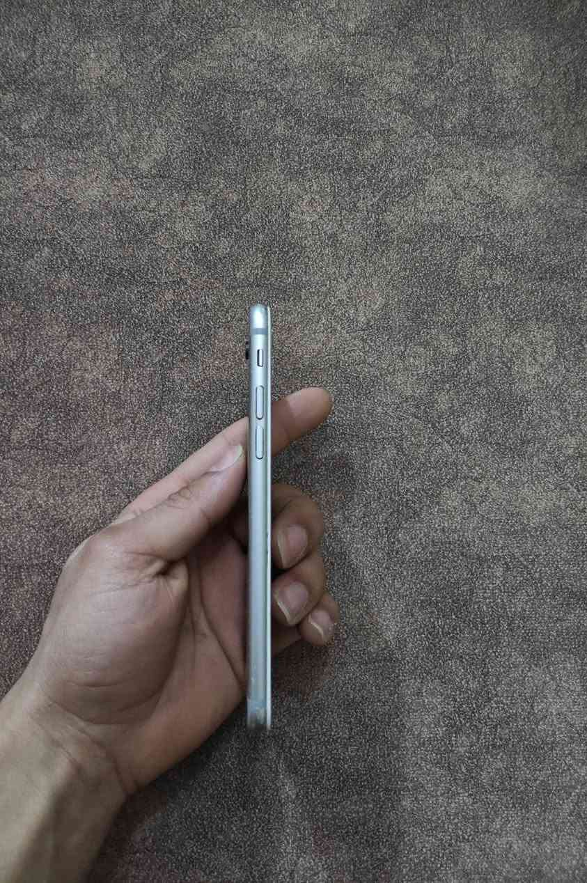 سلام عليكم أيفون 6 عادي سعر 60 الف جهاز نظيف حيل سماعات كامرات سيمكارت كله شغال / رقمي واتس ***********
