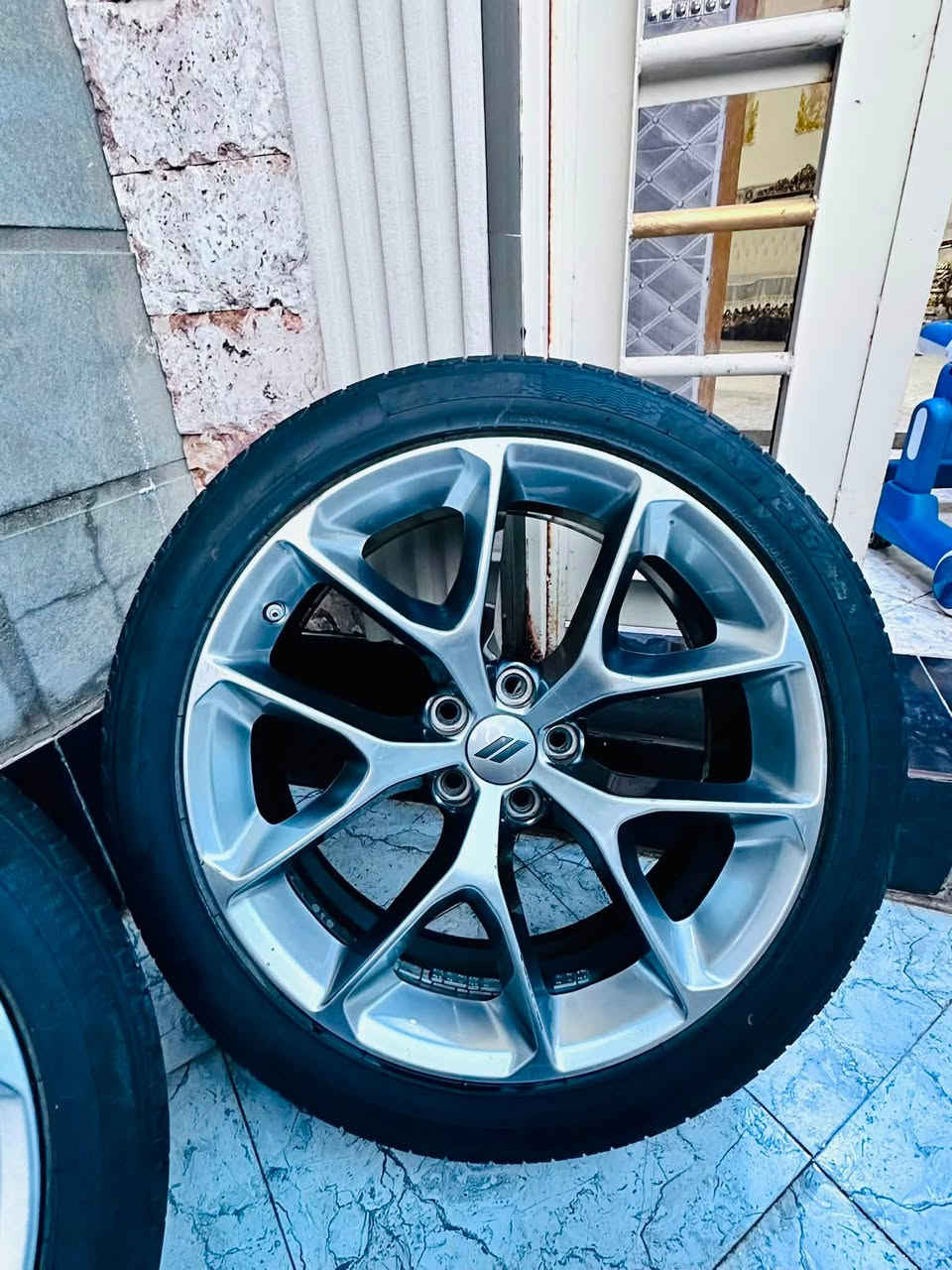 السلام عليكم ويل جيتي حجم 20 اصلي مكفول كفاله من فطر وعواج تخم تاير جديد وياه بيع فقط بدون مراوس مكاني بابل ***********
