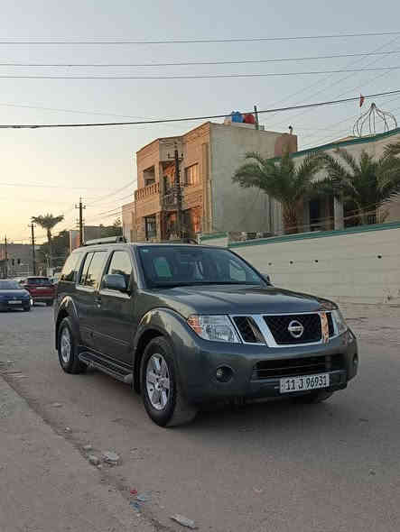 ‏السلام عليكم نيسان باثفندر وارد امريكي موديل 2009 لون رصاصي حادث جاملغ الامامي اليسار ول بنيد شواصي مكفوله ولغود مكفوله فول مواصفات دشبول ارمادا فتحه سقف شاشا كامره خلفيه حساسات خلفيه سياره احلا من الصور مكينه وكير مكفولات مكينه 6سلندر 4000 تبريد مركزي 3قطع ثلج سياره عائليه سبعه راكب 4X4 فور ويل تحكم ستيرن جهتين كرسي السائق كهرباء صدر امامي خلفي جيد سياره جاهزه رقم بغداد دولي بسمي تحويل مباشر السعر 109وبيها مجال بسيط الاتصال *********** مكان بغداد 
‏ بغداد

