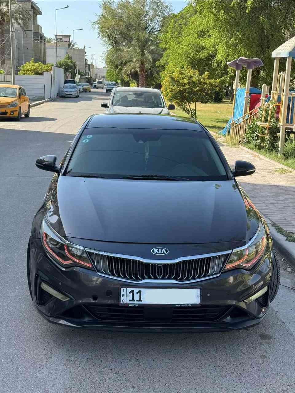 سلام عليكم اقرة تفاصيل رجاءً ♥️
للبيع أو مرارس حسب القناعة 
Kia أوبتما 2019 وارد أمريكي حادثه بس بنيد ومبدل نفس الون سيارة مبية صبغ مكفولة كفالة عامة سيارة جديدة حرفياً ومال جناي رقمهة بغـداد بأسمي هزة ورقم كلة جديد 
المواصفات )
مكيـنة 2400 مكفولة من كلشي 
گير مكفول 
صدر أمامي خلفي جديد 
تخم تاير جديد 
تبريد ثلاجة + تدفئة 
حساس أمامي + رادار امامي تنبيه توقف مفاجى
رادارات جانبي نقطة عمية 
رادار تحديد مسار 
حساسات خلفي + كامرة خلفية دوار
أشاير بل مري 
تحكم ستيرن جهتين أكيد 
مثلت سرعة و٣ وضعيات قيادة 
شاشة كبيرة 
لايتات فول زنون عالي ناصي 
باقي تفاصيل معروفة 
سيارة جديدة والصور واضحة گدامكم 
وكلشي بسعرة حسب نظافة أكيد 
مكاني بغداد حي ألاعلام 
السعر 129$ وبيهة مجال حك الجية 
***********
