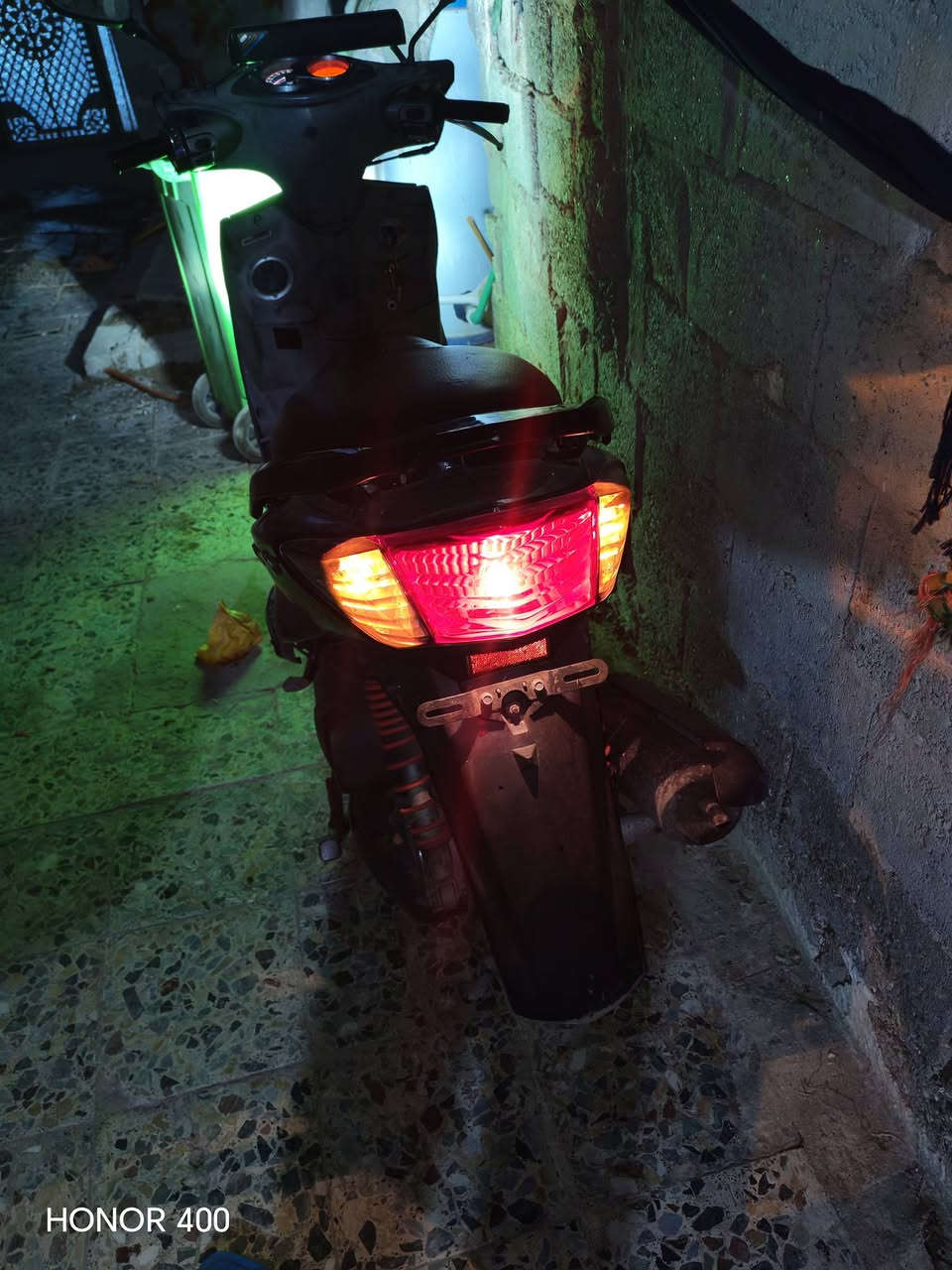 السلام عليكم دراجه ماكس للبيع دراجه كوري 140 السرعه محافظه بغداد السعر 750 رقمي*********** محرك جديد دراجه مال رمبه
