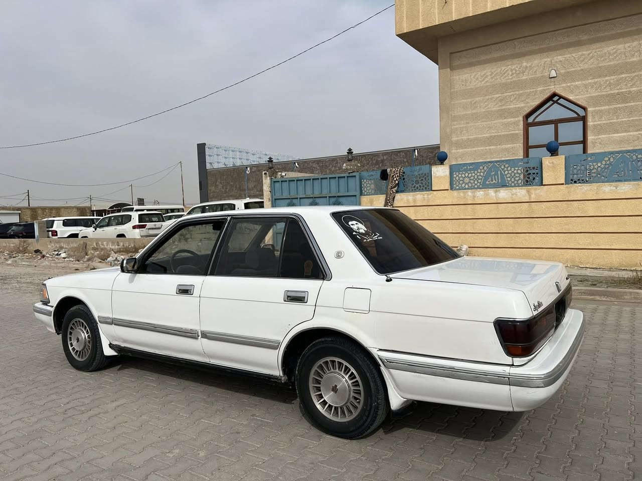 سلام عليكم من رخصة مدير الاكروب
للبيع فقط سيدان 89 يسرى بلاد مكينه وكير 
بطه 2500 سياره كفاله كص وضربه بيه رشات 
جاهزه مكينه وكير وحداديه وتبريد وتخم تاير 
كله شرط سنويه جديده ل 2030 راعيه نجف 
ومكانه نجف سعره 68 وبيه شويه مجال 
***********
