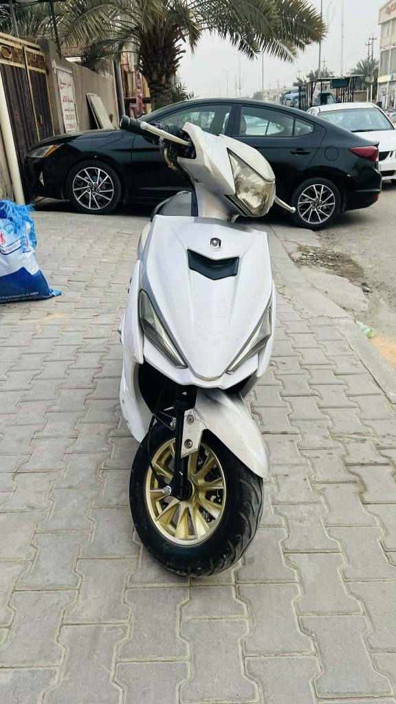 دراجه (اف اس)  للبيع.   كهربائيّات كلهه شغاله 
مكينه بجيس مامفتوحه (هندر سلف )مكان كربلاء    
وهاذه رقمي 0777 364 9394
