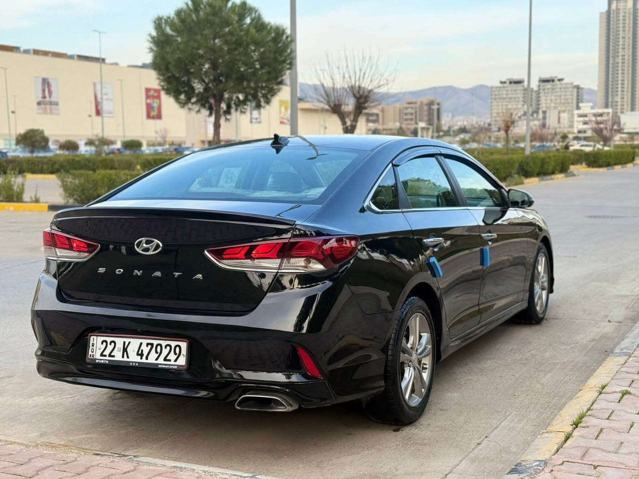hyundai  sonata 2018

هۆندای سۆناتا مۆدێل  ٢٠١٨ 

فوول فول مواسەفات بەس سڵاید نییە 

مواسەفات : 
ناو سپی 
بەسمە 
درگا بەسمە 
برێک بەسمە 
ڕادار 
ڕاداری خەتی جادە 
ڕاداری ئاوێنە ناوچەی کوێر 
سوکان ڤۆلیۆم 
تەحدید سورعە 
شاشە گەورە 
ئەپڵ کار پلەی 
کامێرا 
حاسە 
کوشن کارەبا 
کوشن هیتەر 
ئۆتۆ هۆڵد 
٣ مۆدی لێ خوڕین ( ئیکۆ - نۆرماڵ - سپۆرت ) 
لایت لید و زینۆن و ئۆتۆ 

زۆر مواسەفاتی تر 

سەنەوی و ڕەقەی تازەیە تا ٢٠٣١ 
بە ناوی خۆمانەوەیە تەحویل و وەکالەت بە شەرت 
سەیارەکە زۆر تازەیە تەنها ١١٥ هەزار ڕۆشتووە 
مەکینەی نەکراوەتەوە بە شەرت 
مەکینە ٢.٤ دوش GDI مەرغوب 
بەس بۆنیدی بۆیاخە بێ ناوگرتن بە شەرت 
شانسی و بەتانە و سەرە دەبڵ بە شەرت 

نرخ : 135$ و معامەلەیەکی برایانە 

📞 0772 531 4474 
==============================

hyundai  sonata  2018  

هونداي سوناتا   
موديل ٢٠١٨
ماشي ١١٥
سنوي رقم هزة جديدة  ٢٠٣١
سيارة بي اسمي  بشرت تحويل وكالة نفس اليوم
سيارة بس بونت صبغ بدون دواخل 
محرك ٢٤
گير محرك بشرت  مامفتوح

فول مواصفات ما عدا فتحة
بةسمة 
رادار امامي
مرايات رادار 
خت شارع
كشن كهربا
كشن تدفية
تحكمات ستيرن
شاشة 
كاميرا
كار پلي
اوتو هولد 
سايد بريك بسمة
لايد ليد + زينون
بعد هواية مواصفات

مكان سيارة داخل سليمانية

📞 0772 531 4474 السليمانية, العراق
