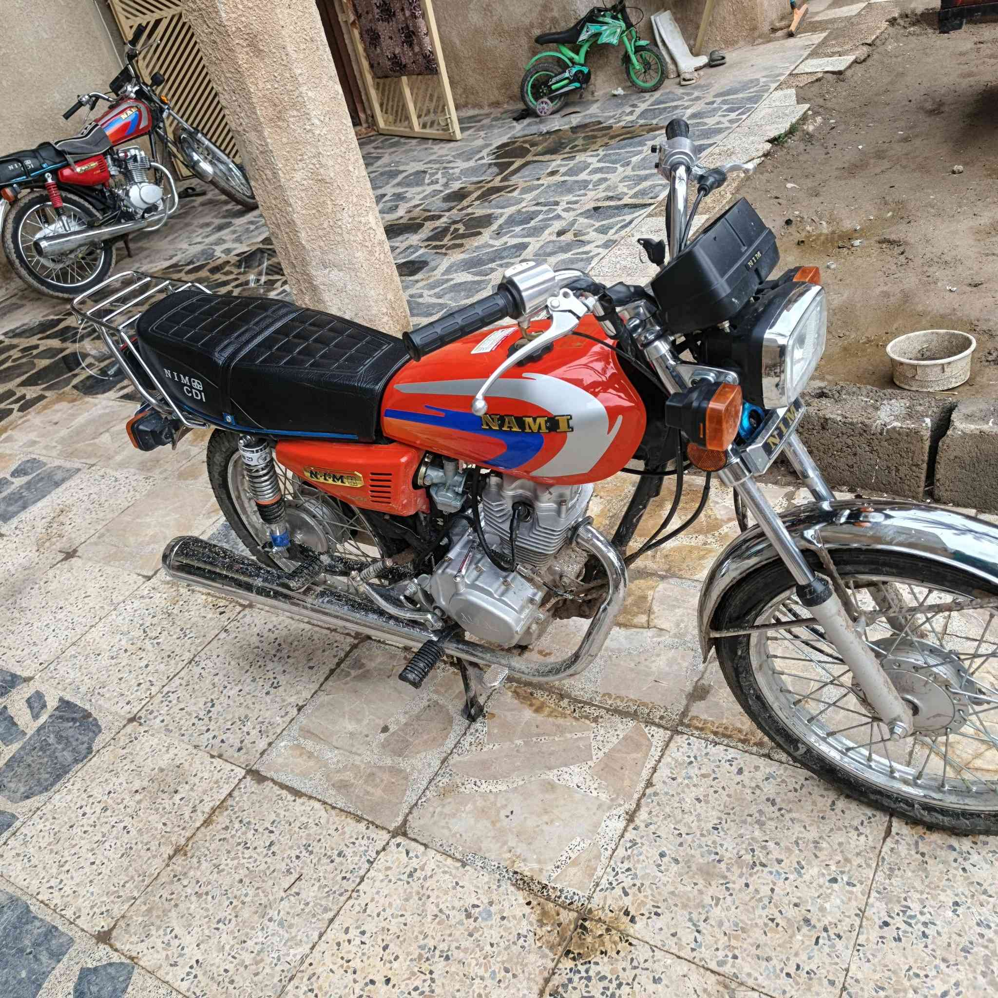 سلام عليكم دراجه نامه  موديل ٢٧ صار شهرين من شادها من ابو حمره سعر ٧٥٠ وبيها مجال قليل رقم الهاتف ***********
