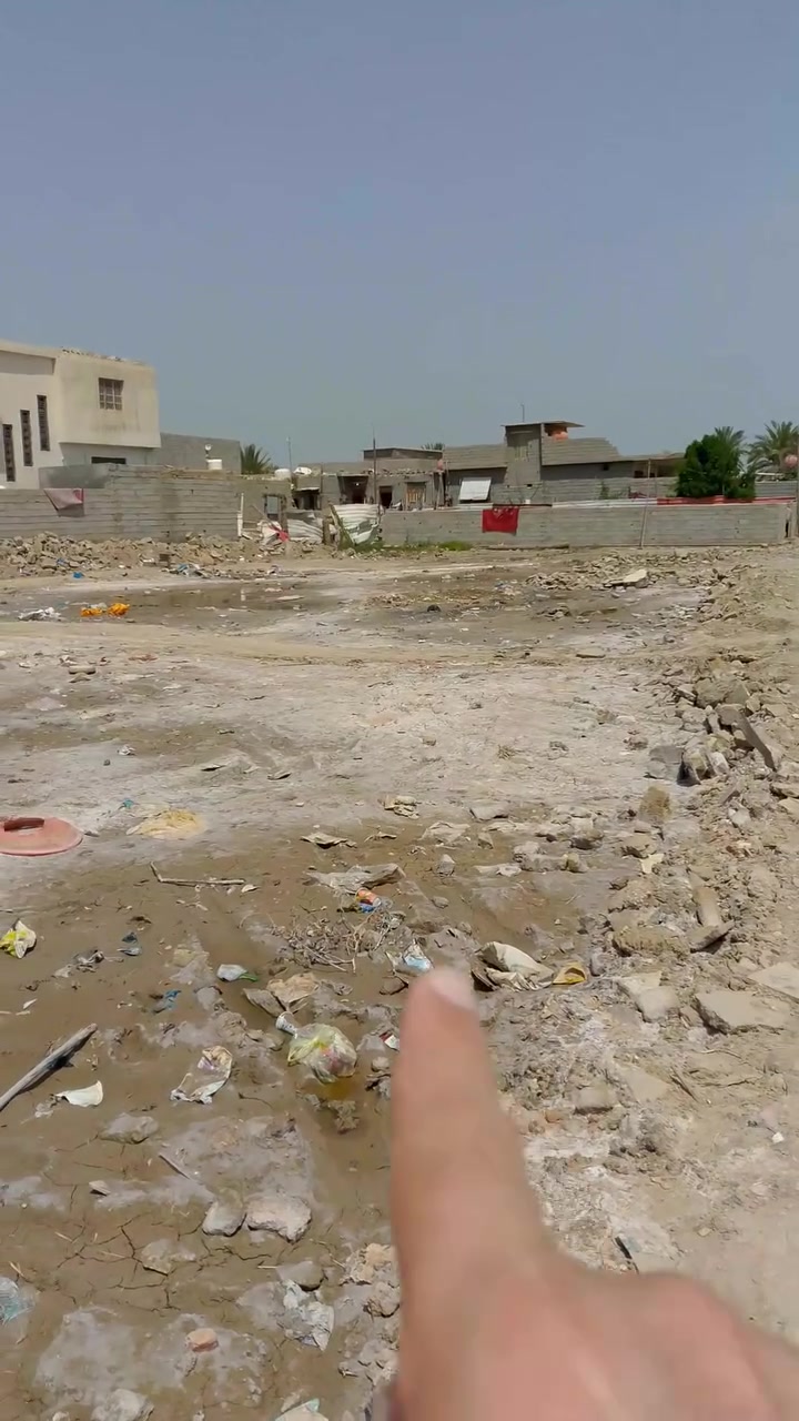 قطعه 600 متر تقع على شارع 8 متر 
تبعد ٧ كيلو متر من مركز مدينه كربلاء 
تبعد 250 متر من الشارع العام طريق الزوار ، تصلح حسينيه لخدمه الزوار 
كربلاء منطقه سيد اسماعيل ابن زينب ع 
كل الخدمات متوفره حي سكني متكامل من كلشي
السعر 42  مليون قابل للتفاوض
 تنباع نصف المساحه  أيضا 21 مليون 
باقي التفاصيل ***********
