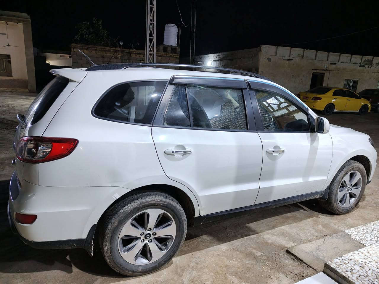 سنتافي 2012 خليجي فول مواصفات مكفوله من الصبغ والتبديل السياره جاهزه كير ومكينه وتبريد وحداديه خير من الله
فتحة سقف 
بصمة ابواب+بصمة تشغيل 
سبعه راكب
كشنات جلد
ثلاث قطع تبريد 
دفع رباعي 
شاشه اندرويد
كامره خلفيه
تحكمات بالستيرن 
مكينة اربعه سلندر 2400
المكان ذي قار سوق الشيوخ 
رقم الهاتف ***********
السعر     160$ وبي مجال
