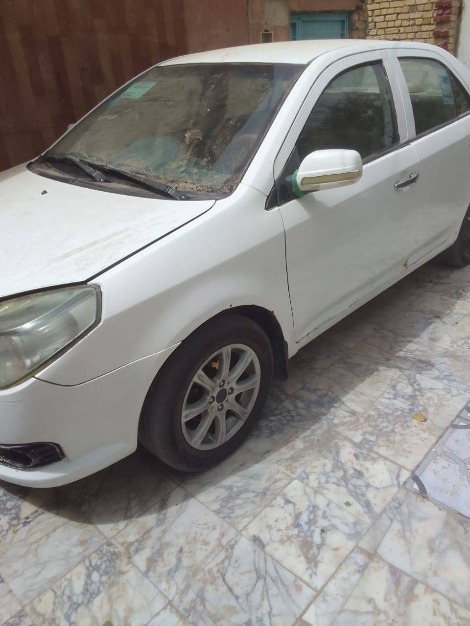 السلام عليكم سياره البيع ام كي موديل 2013 رقم انكليزي  بسمي رقمها ذي قار. هزه جديده  تخم تايرات جدد حداد كير مكينه 1800 كورله جديده العنوان الناصريه والشراي يتصل***********
