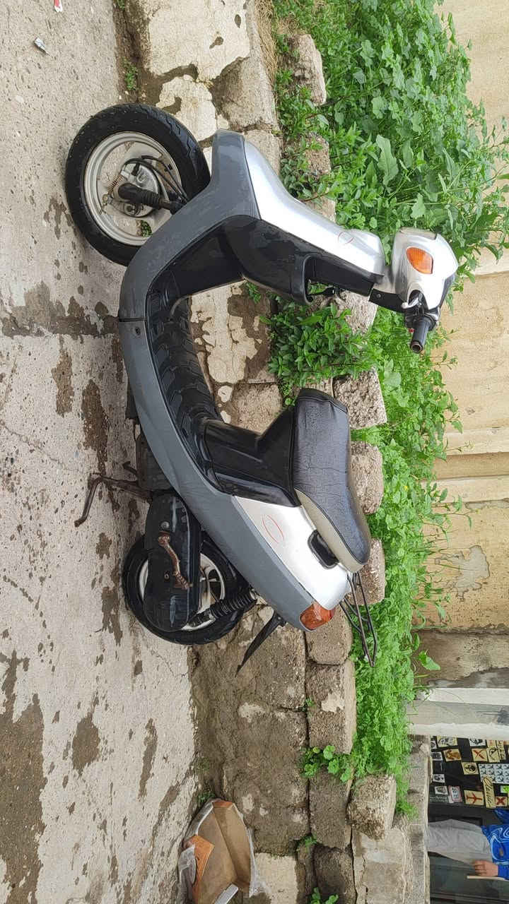 السلام وعليكم ماطور بوتين للبيع بس قبق هندر مفتوح سلف هندر كلو شغال سعروو ٣٠٠الشراي يتصل ***********
