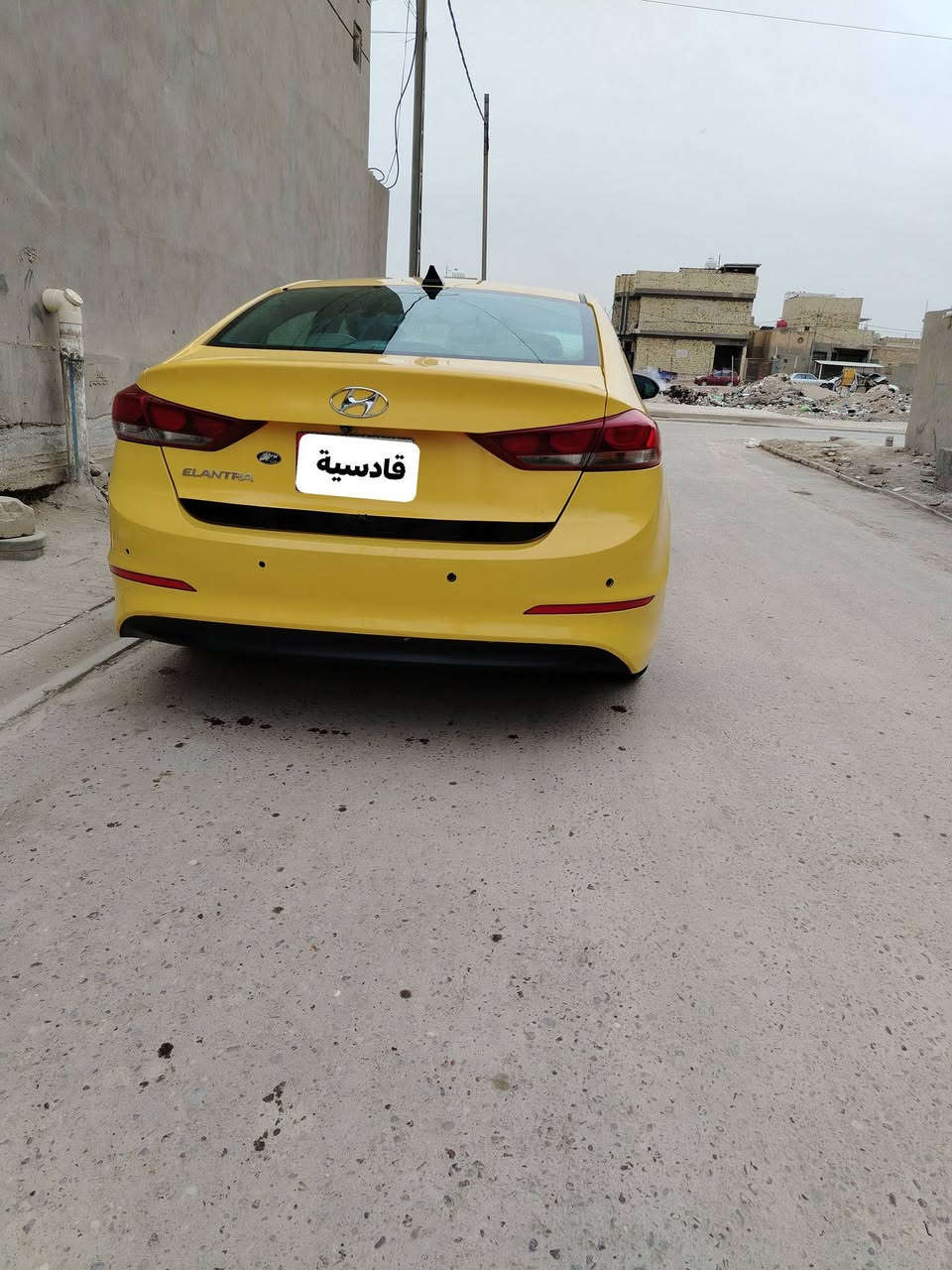 السلام عليكم  النترا 2018 اميريكي  داخله كلين بدون حادث   وبالعراق بيه دحجه بالباب مال السدر فقط والباقي كفاله  السياره كلهة ليبل واحد بدون فتح. اي قطعه والسونار موجود بيهة وصور الحادث موجود بالمنشور. مكان السياره الديوانيه ***********
