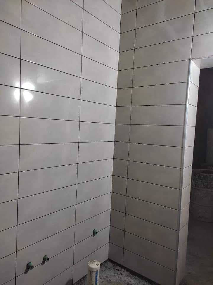 السلام عليكم خلفه سراميك جدار+ارضيه شرط تسليم مهندس متفرق ***********
