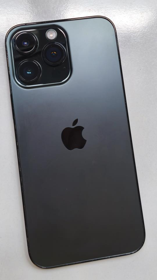 ايفون 14 برو ماكس شرق اوسط مبدل شاشه نوعيه زينه ٣ خيارات وبطاريه فيس ايدي شغال والباقي مكفول كامل ملحقات شاحنه وكفرات وسماعات رايده مراوس ب 15 برو ماكس حتلو تعبان وانطي فرق (***********) واتساب
