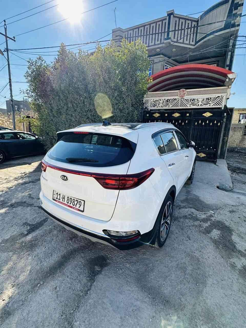 السلام عليكم للبيع  كيا سبورتج خليجي واحد على واحد فول مواصفات موديل 19مكفولة من الصبغ والتبديل بيها بارد بسيط اربع أصابع بجاملغ وممبين  ماشيه 88الف كم حقيقي محرك كير مكفول ع وضع الشركة صدر تبريد تدفئة مكفول محرك ٢٠٠٠ دوش ثلاث أنظمة للقيادة كشنات نص جلد حساسات أمامي خلفي ويل ١٩ يدات نيكل مري ترحيب رقم بغداد الجديد هزة جديدة مكانها بغداد  ابوغريبالسعرها دفترين وبيها مجال بسيط للشراي ان شاءالله للاتصال عل واتساب***********
