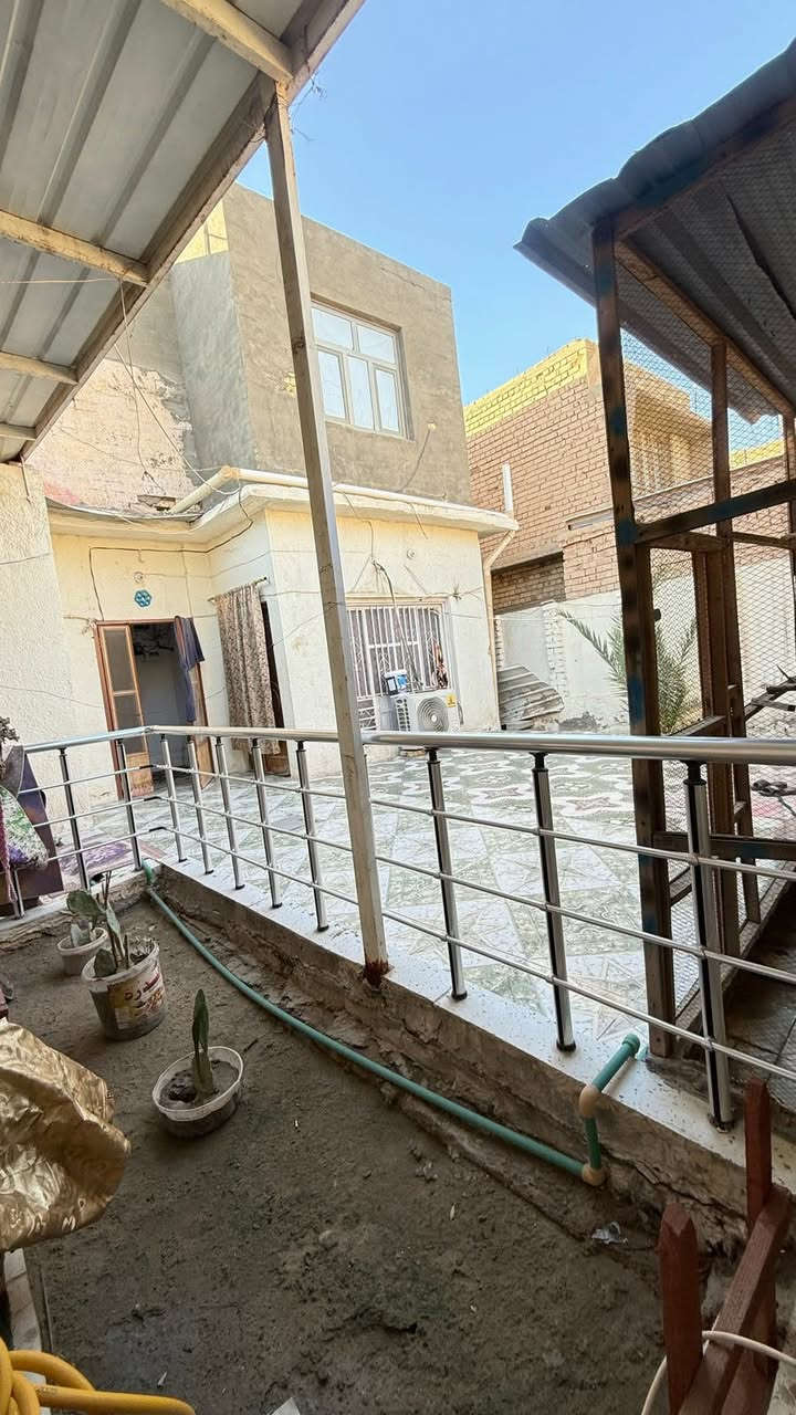 (#أَعَــــــــــــــــــــلَأَنَ) 
   ((#مكتــب_شمــس_الباحــث_للعــقارات_السماوة))

دار للبيع ▪️ في حي الصدر 
المساحــه ▪️240 m قرب جامع الرحمن 

 يتكون من 4 غرف  نوم صالتين  واستقبال مطبخ ومجمعات صحيه ملاحظه البناء قديم صالح للسكن 

السعر 140 مليون قابل للتفاوض   

#حاب_تعرض_عقارك_كل_ماعليك_مراسلتنا_على.          _الخاص_أو الأتصل_على_أرقام_المكتب https://www.facebook.com/shamsalbhith?mibextid=LQQJ4d

     شمس الباحث للعقارات السماوة 
                       بأدارة    
             ابو مؤمل الفرطوسي      
                  ***********      ***********

(🌹#شعارنا_الأمانة_والثقه_والأخلاص_في_العمل🌹)
