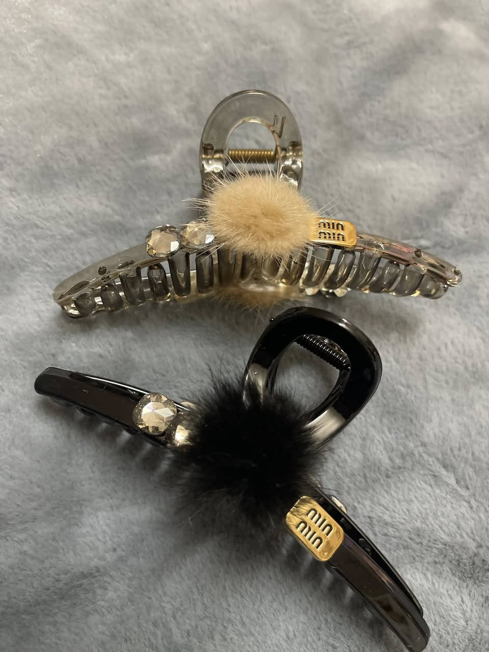 � عرض القطع الأخيرة 🔥

وصلتنا أنواع مميزة من القراصات والطواكة بتصاميم جميلة تناسب كل الإطلالات ✨

✔️ موديلات عصرية
✔️ جودة حلوة وسعر مناسب
✔️ مناسبة للفساتين والعبايات والبناطيل

⚠️ عرض خاص على القطع الأخيرة فقط
الكمية محدودة واللي يعجبها موديل تحجز بسرعة 🛍️

📩 للحجز والاستفسار مراسلتنا على الصفحة
@إشارة 
#بسمايه_مول_بسمايه_اكسبلور #مشاهير_تيك_توك_مشاهير_العرب #سعر_القطعة #تخفيضااااات #مدينة_بسماية #بسمايتي. #بغداد_العراق. #بسماية #العروض


**إذا كنت صاحب هذا الإعلان وتريد حذفه لأي سبب، رجاءا أرسل رسالة إلى الدعم الفني**