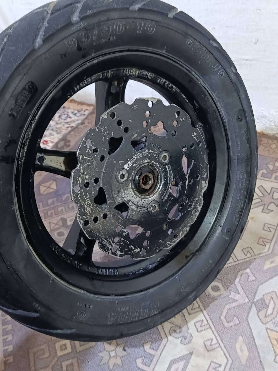 السلام عليكم غراض ماكس للبيع كلهن اصليات
ويل امامي نجمة كاملة صينية رياضيه 
بط
بكلايت مشمشي
لايت أصفر 
سواد دشبول املح
ذيل 
حاضن مكينة 
لايت + بكلايت فارغات
واقية صالنصة 
كور صيني نضيف 
مكاني بصرة توصيل موجود لكل المحافظات 
***********
