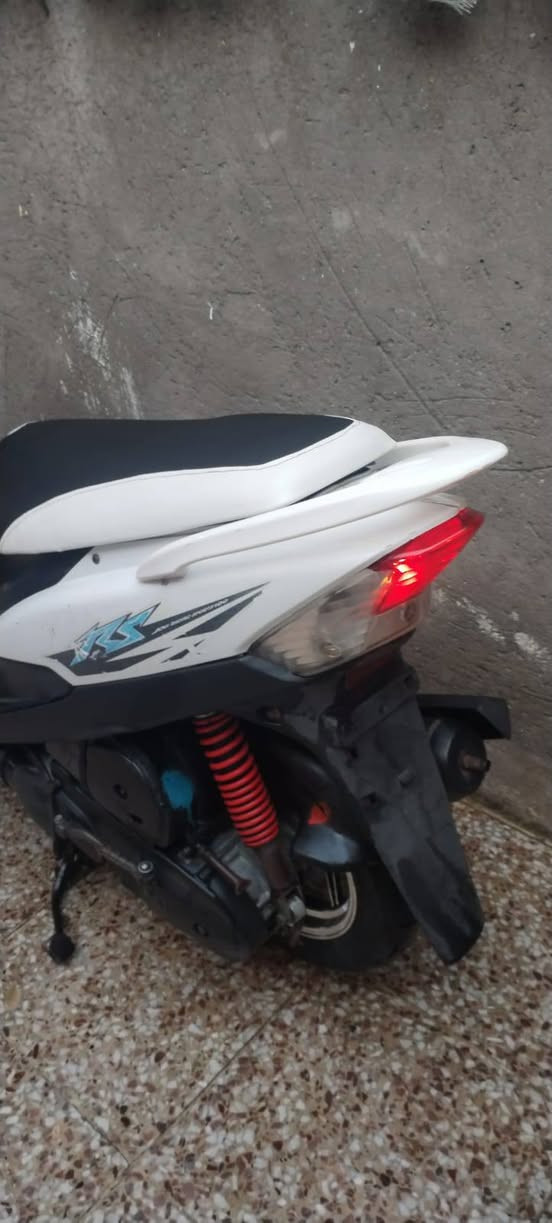 السلام عليكم 
 دراجه ماكس عدله 
مكفوله ما بيه اي نقص 
تجيب فيتر وتفحص 
السعر 750 بيه مجال بسيط
العنوان الشعب قرب  شارع الصحه للاستفسار ‏‪***********
