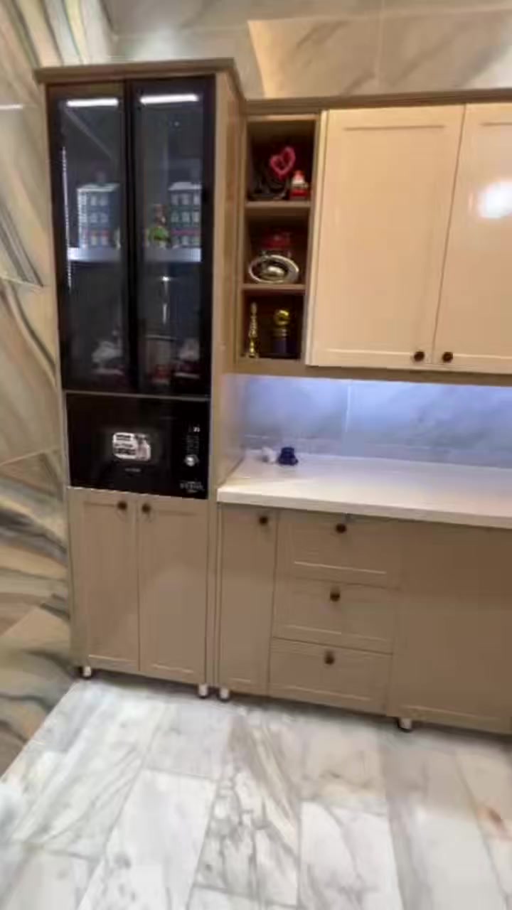 #عرض_hdf
كاونتر سنك مع ملحق هيكل المنيوم خام تركي 
سعر المتر الطولي 500 الف دينار  و مع ديكور  cnc
سعر متر المرمر الصناعي 85$_95$
متوفر مرمر الكوارتز 110$_120$

1️⃣يكون رف الكاونتر الارضي مبطن ب MDF و يحتوي على بوري
2️⃣المجر مبطن بلكابون والصفاح بوري
3️⃣سلايد بولبرن 
4️⃣يحتوي على بوري من الخلف
5️⃣يدة ثقيلة
6️⃣بوري خلفي
الاكسسوار(السلات)(السنك)(رجل ستيل)(التغيير 
بلقياس )يضاف سعرها

📱📱*********** 
او مراسلة الصفحة على الخاص 

#العرض_خاص_لفترة_محدودة_الاسعار_غير_قابلة_للتفاوض_رجاء

 
🏰🏘المكان بغداد/الشعلة/الخطيب مدخل الخطيب الزراعي مقابل معمل الغاز

#ملاحظة هدية مع كل كاونتر اكثر من 5 متر سلات عدد2+جلي المرمر بمواد خاصة +انارة داخلية(سبوت لايت)
