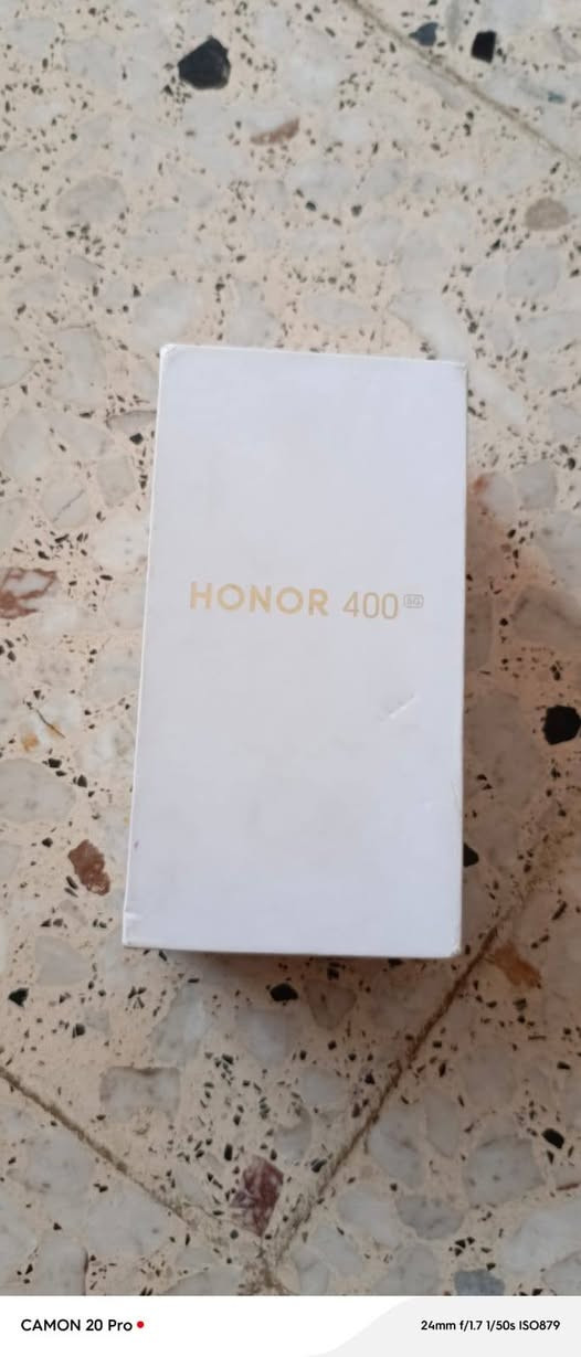 السلام عليكم جهاز هونر 400  نسخه ال5G ذاكره 512  العشوائيه 12 جهاز غني عن التعريف اخو الجديد للبيع سعر 500 وبي مجال سبب البيع محتاج مكاني بغداد مدينه الصدر 
رقمي (( *********** )) اني مغلف الجهاز 
لون الجهاز ذهبي نضيف كلش غراضه كامله شاحنه كارتونه
