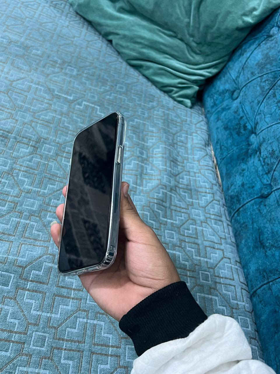 سلام عليكم 
ايفون13 برو ماكس لل بيع
الجهاز نضافة 100‎%‎ 
ذاكرة 256 شريحة وحدة 
الجهاز برغي ما مبدل بي لون زيتوني
كامرة ✅ فيس ئايدي ✅ كلة شغال 
بطارية 🔋79 ما معلاية علا وضعهة الطبيعي 
السعر: 700 وبي مجال لل طيبين 
رقم الهاتف:***********
