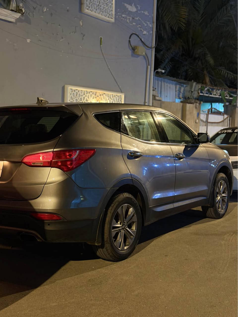 السلام عليكم
هيونداي سنتافي كندي موديل 2016   السيارة 7 راكب
داخله كلين تايتل يعني مدخلينها كفالة لا حادث ولا غرق
هنا صار بيها عندي جاملغ خلفي انضرب وصلحته وصار بي صبغ كلير  مع باب الجنطة فقط 
واجه بيها من كندا جاملغ كدام بي كلير بلاد 
هذا الفقط الي بيها 
السيارة جاهزة واحلى من الصور 
رقم ذي قار  الجديد بأسمنا  مشروع وطني والي ياخذها نشرط علي تحويل
ويتم تحويلها هنا  بالبصرة 
السيارة تبريدها ثلج مكينتها ماشاءلله كلش حلوه وكيرها حلو 
علماً. اليوم سويتلها سونار وعندي كتاب الفحص مالها حتى اكون صادق امام رب العالمين
السيارة مايحتاج اكول مواصفاتها معروفة  فول عدا الفتحة 
مكان السيارة
 البصرة ياسين خريبط 
سعرها 126 ورقة وبيها مجال وماكو بهيج سعر 
رقم الهاتف *********** البصرة, العراق
