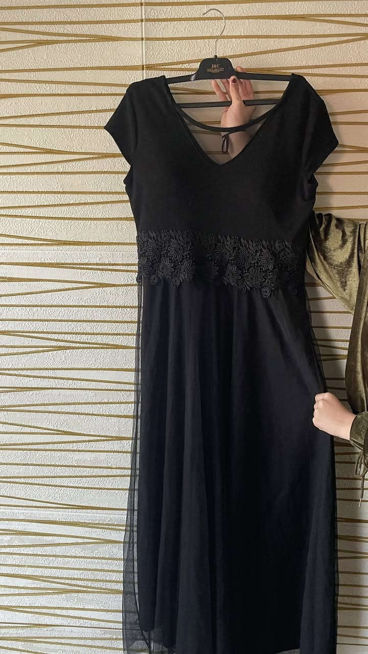 مرحبا عندي هذول فساتين للبيع القياسات والسعر موجودين جوه الصور اي استفسار راسلو عل خاص


**إذا كنت صاحب هذا الإعلان وتريد حذفه لأي سبب، رجاءا أرسل رسالة إلى الدعم الفني**