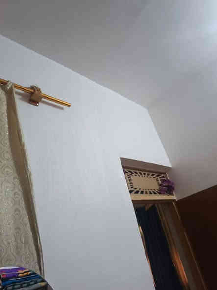 بيت للبيع واقصاد وامراوس المساحه 200 متر بيت درجه اولى السعر 40 وبيه مجال للشراي  موقع البيت حي الزهراء على شارع الشريفات ***********
