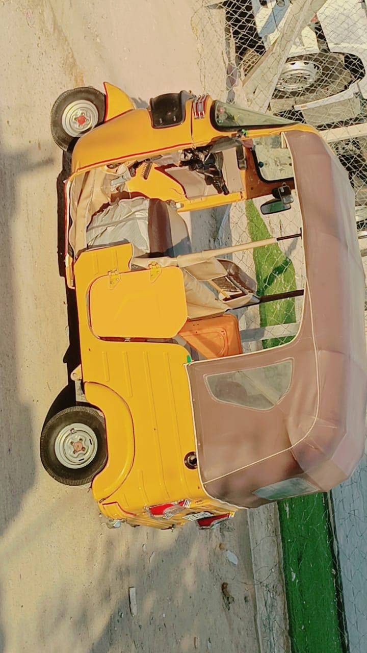 تكتك للبيع موديل 18اتصل عل رقم ***********
