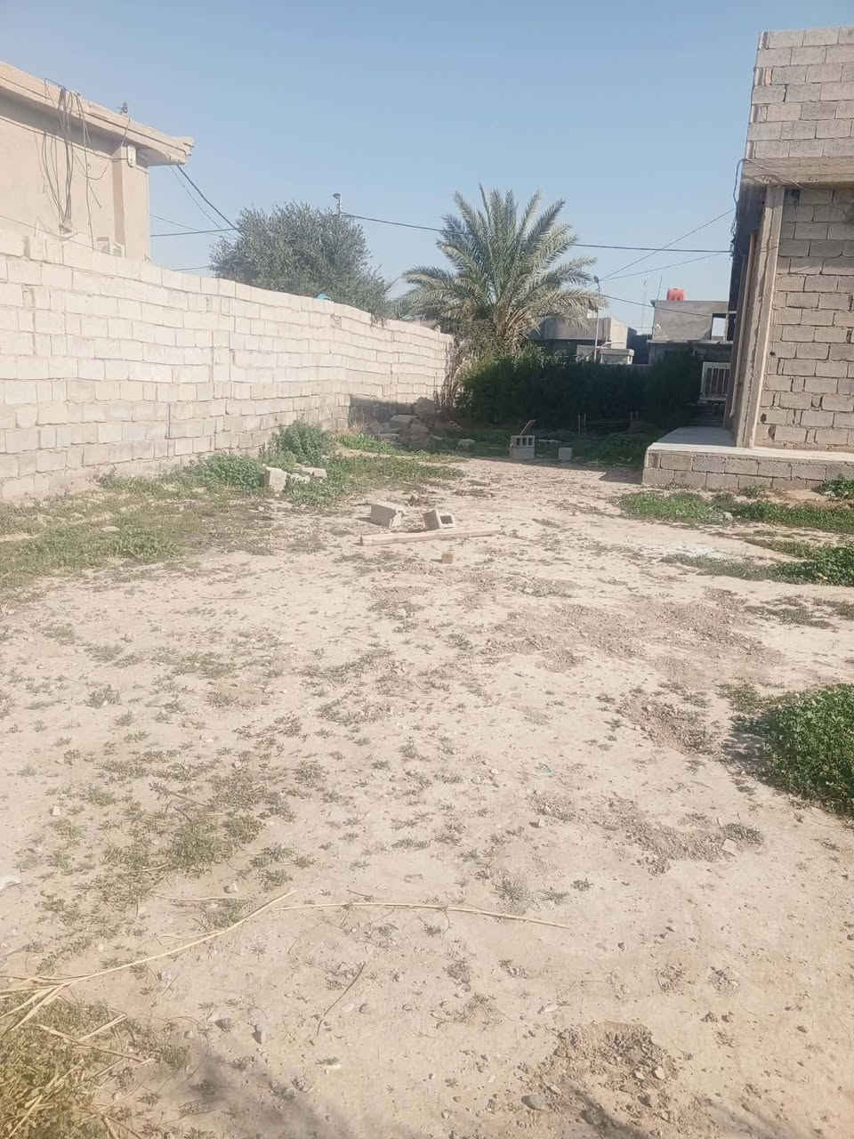 منزل للبيع في الهارونية العقود 🏠
مساحة بناء المنزل 250 متر ويتكون المنزل من ثلاث غرف وصالة ومطبخ واستقبال وحمام داخلي وصحيات خارجية  ومساحة الارض الكلية للمنزل 1،216 متر
 للأستفسار اتصل على الرقم ‏ *********** ‏
