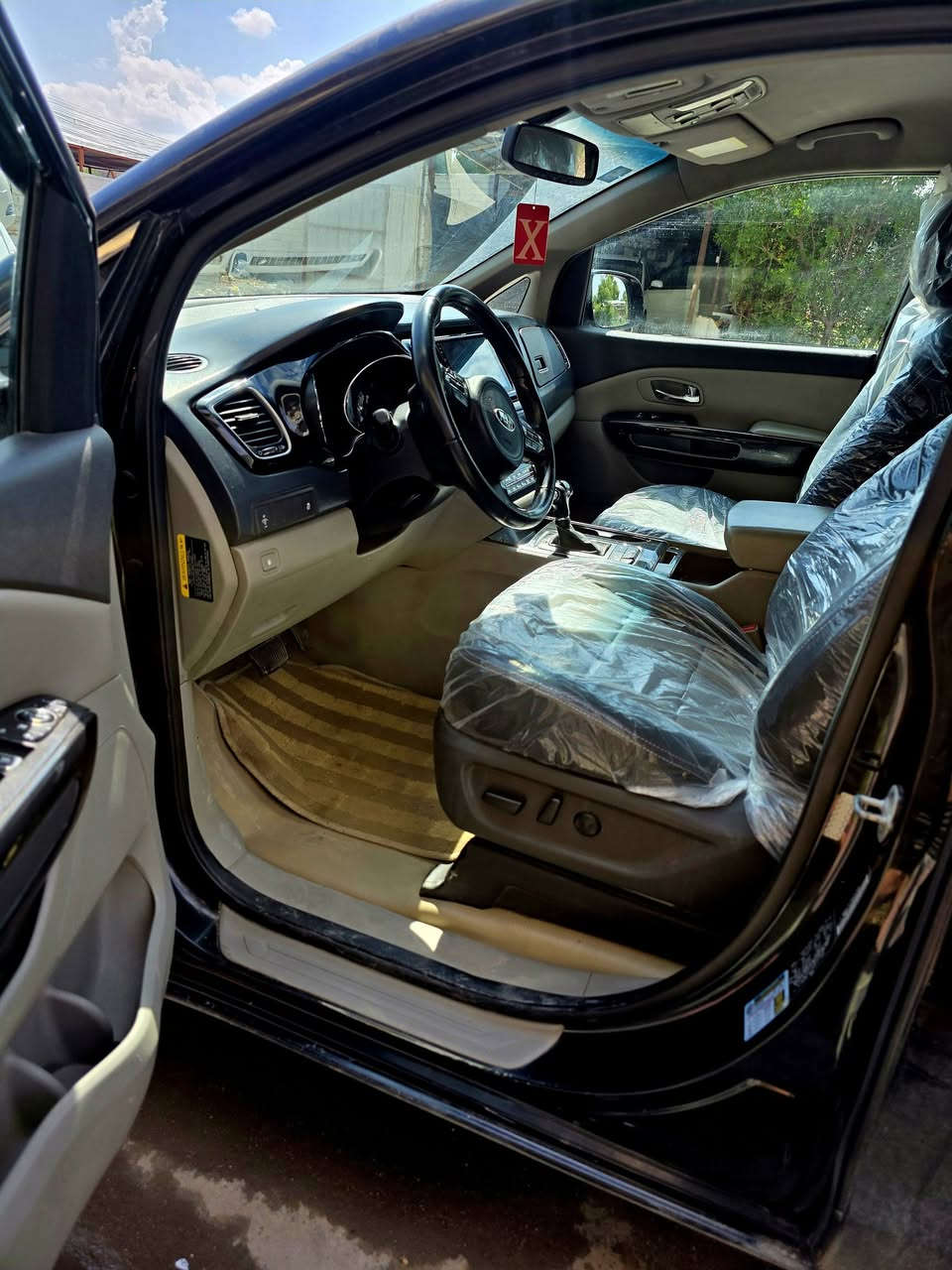 كيا سيدوناا للبيع
موديل 2016
محرك ٦ سلندر 
ماشيه ٩٠الف  بالميل 
فول عدا الفتحه 
فئة EX
السعر 170$
للتواصل ***********
