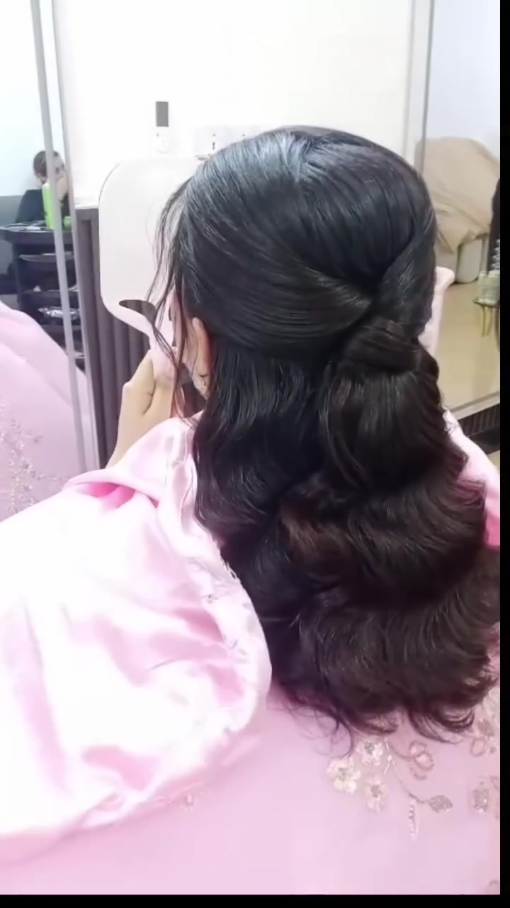 طلّة الأميرات.. جمال ونعومة لا توصف 💗👑"
بأداره :الكوافيرة هيفين السوريه
بأداره: الماكيره تبارك
العنوان: المحموديه قرب جامع الوصي
للمراسله والاستفسار التواصل على الرقم
*********** +***********
