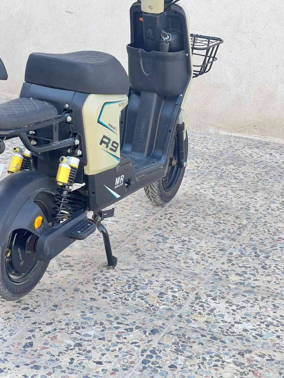 السلام عليكم دراجه شحن R9  بطاريات 5 دبل  كبار  الدراجة  ما بيها اي عطل السعر 430 وبيها مجال بسيط العنوان البصره الزبير الاستفسار***********
