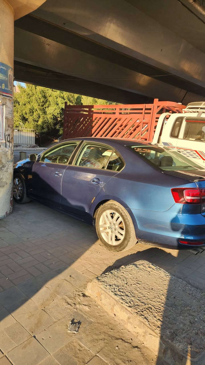 للبيع جيتا ٢٠١٨ محرك ١٤٠٠ تيربو .. ماشية ٧٠ الف صور الحادث مرفقة بالصور .. السيارة مسويلها ادامة كاملة تبديل بلكات وتنظيف غرفة احتراق . سيارة نظيفة .. وبيه شوية حالوب بالقمارة بالمخايل يبينن
مكان السيارة بغداد . سبع ابكار  سعر ١١٦ ورقة وبيه مجال
رقم ***********
