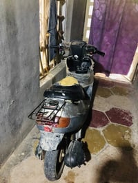 دراجه زعره دراجه نضيفه كلش للبيع وهاذه رقمي وتساب 07884027948 الي