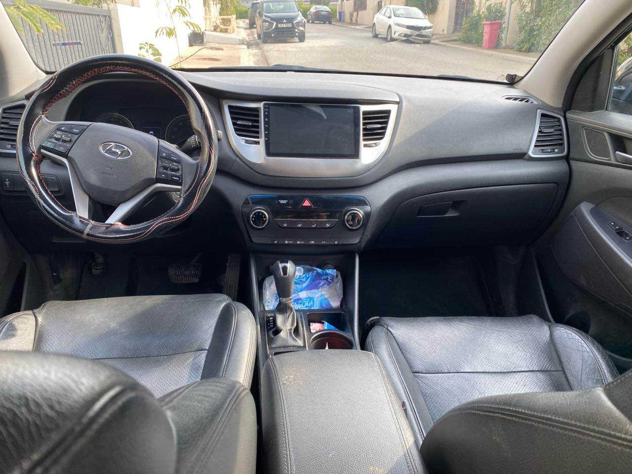 Tucson 2018 
زۆر پاک و جوان و ماڵی دۆستە 
ڕەسمی لێدرانەکەیم داناوە هەر ئەوەندەی هەیە 
بێ ژۆرێ بێ ئێرباگ 
هیجی تری نیە 
بەناو کردن و تەحویل بەشەرت
نرخی ١٦٠$ وەرەقە و محامەلە
هەولێر 
*********** أربيل, العراق
