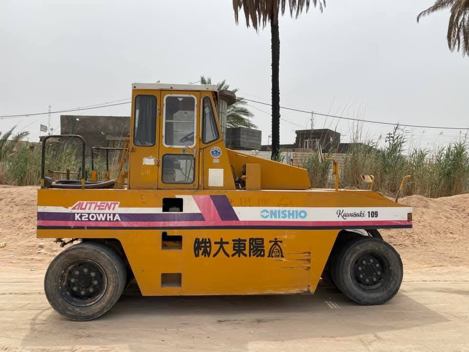 السلام عليكم
1-حادلة  دخول جديد 
2-تخم تاير جديد 
3-قمارة تبريد تدفئة 
4-فول نضافة 
5-كير عادي 
6-تاير عريض 4×3
7-كهربائيات كلها شغالة 
8-صبغ اليابان 
9-مرشات ماي تاير + رواشيش شغالات 10-مكينة هينو 
11- استفسار اكثر اتصل على الرقم وبيك خير وتدلل 
***********
