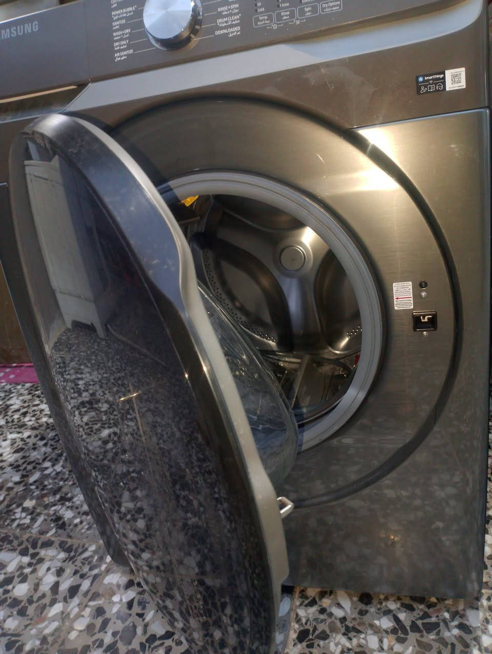 للبيع غسالة سامسونج Samsung AI 20kg أحدث موديل - بحكم الجديدة تماماً 
مستخدمة ساعة واحدة فقط للتجربة (بكامل ملحقاتها ولصقات المصنع).
السعة: غسيل ضخم 20 كيلو / تجفيف حراري 100% سعة 10 كيلو.تعمل بتقنية الذكاء الاصطناعي (AI Control) والفقاعات (EcoBubble).
مزودة بخاصية التعقيم بالبخار (Sanitize) والتعقيم بالهواء (Air Wash). السعر 500000


**إذا كنت صاحب هذا الإعلان وتريد حذفه لأي سبب، رجاءا أرسل رسالة إلى الدعم الفني**