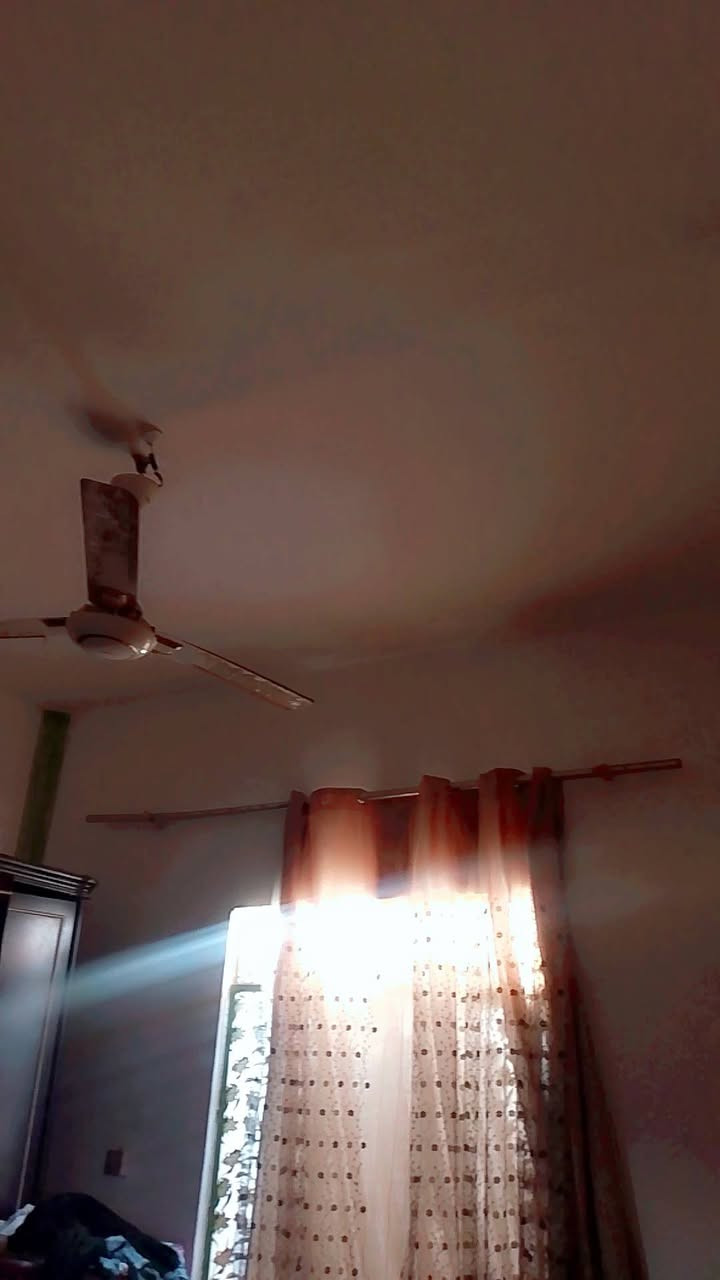 بيت للبيع مساحته 150 متر يحتوي على 3 غرف وصاله واستقبال ومطبخ وحمامين السقف عكاده 
العنوان كربلاء حي العامل حي الجواد قرب مدرسه رقيه بنت الحسين السعر20 وبيه مجال
للاستفسار  ***********
***********
