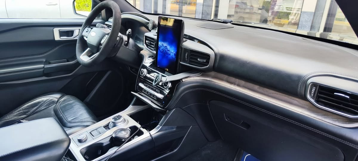 💥 فورد اكسبلورر بلاتينوم 2021 (أعلى فئة) - للبيع أو المراوس 💥
النوع: فورد اكسبلورر (Ford Explorer)
الفئة: بلاتينوم Platinum (VIP الفئة الأفخم بالشركة)
الموديل: 2021
الرقم: أربيل
المحرك: 3.0L V6 EcoBoost (توين توربو، عزم وقوة خارقة)
⚙️ المواصفات: شاشة عمودية كبيرة، نظام صوتي B&O، كراسي جلد تيتانيوم (تدليك + تدفئة وتبريد)، سقف بانوراما، ويلات 21، كاميرات 360، رادارات كاملة ونظام قيادة ذاتية وتحديد مسار.
🔍 حالة البودي (النظافة): السيارة بوضع مميز جداً، بيها صبغ جاملغ وباب مبدل نفس اللون (بدون صبغ).
📞 للتواصل والاستفسار (واتساب أو اتصال): *********** (السيارة متوفرة للبيع نقد أو للمراوس حسب الرغبة)
