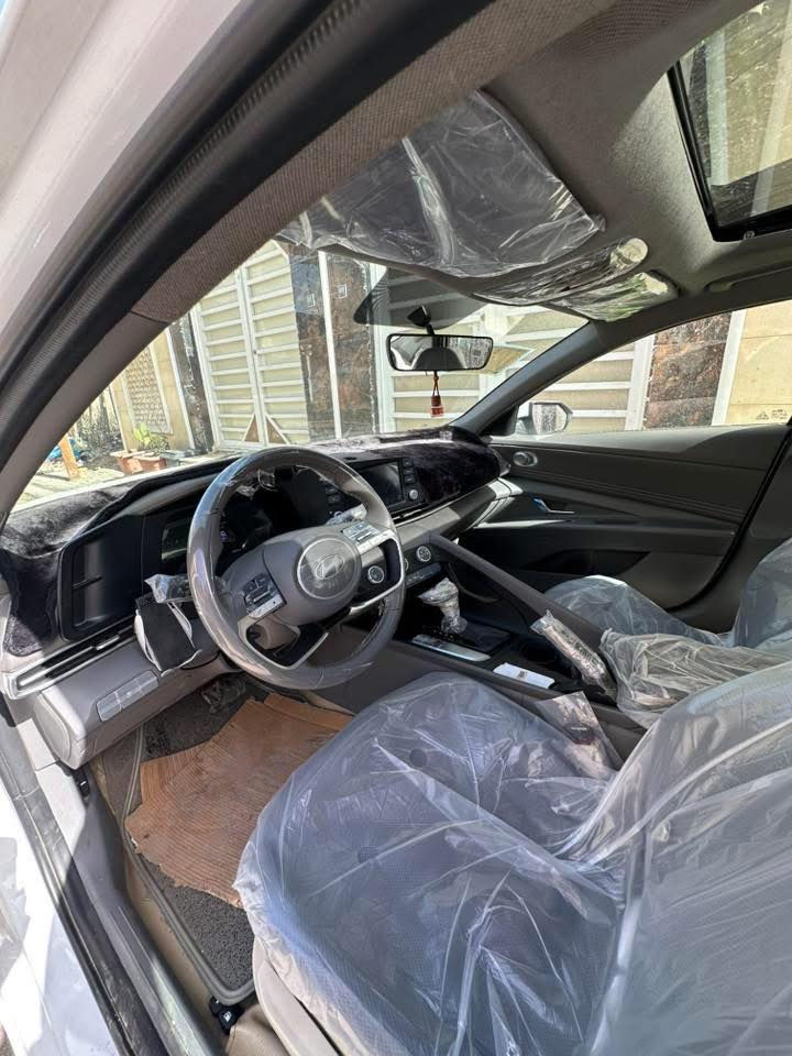 النترا موديل 2024 خليجي 2.0فول مواصفات 1/1
ماشية 18 الف جدا جديدة  السياره مكينة 2000 دوش فتحة سقف سلايد وباقي الموصفات الفول رقم اربيل دولي متوازي ع بيعتة وبالعافيه ع الياخذه 
السعر 185 وبيه مجال 
مكان: النجف الاشرف 
الاتصال *********** وبيه وتساب الرجاء عدم المراسله فقط اتصال
