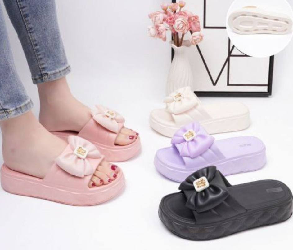 السلام عليكم محل للبيع كامل رجالي +نسائي + ولادي وبناتي كلهن درازن ابيعهن شلعه كامله بيهن 800 قطعه او ازيد المكان المعالف سوق المعالف اي استفسار ع الرقم ***********
