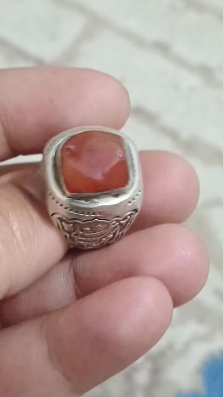 اصيله..عباسية مشگول يماني شرط القدم ..مخطوط علئ جوانب الصياغه (علي مع الحق والحق مع علي ) مكان السماوه توصيل موجود ***********
