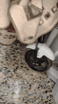 السلام عليكم اخوان من رخصة الأدمن عندي دراجة شحن للبيع كاملة بدون بطاريات نصف عمر حجم 800 واط السرعة 60 للاتصالات ***********
