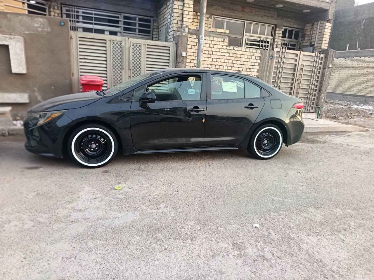 السلام عليكم كورله ٢٣ أمريكي محرك ٢٠٠٠ حادثه بنيد مبدل وجاملغ بارد ماشيه ٤٤ ميل سياره جديده كامله بسمي بيع او مراوس النتره او فورتي ٢٢ مكاني بغداد الدوره سعر ١٣٥ وبيه مجال رقم ***********
