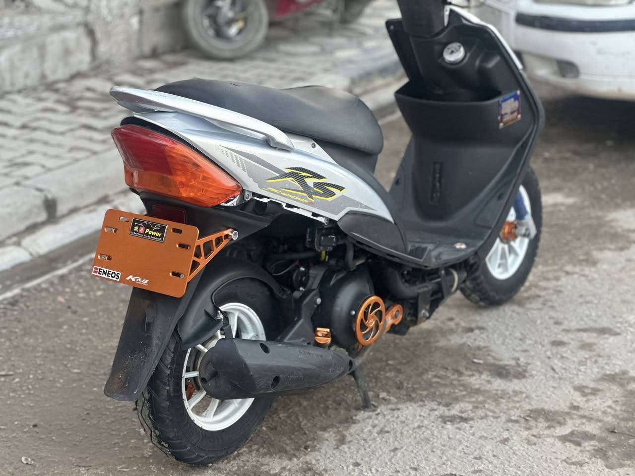 السلام عليكن ماكس عدلة للبيع الدراجة نكرا سلف مكينة ممفتوحة نضافة 90‎%‎ الدراجة عوزها صفحة يمنة ودبل خلفي ولايت امامي لباقي كاملا 
لتواصل خاص او اتصل 
***********
