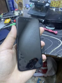 للبيع ايفون se تحديث ٢٦.٤ مامفتوح ولا مصل بي اي شي ذاكرتة 64 بطاريتة 7...