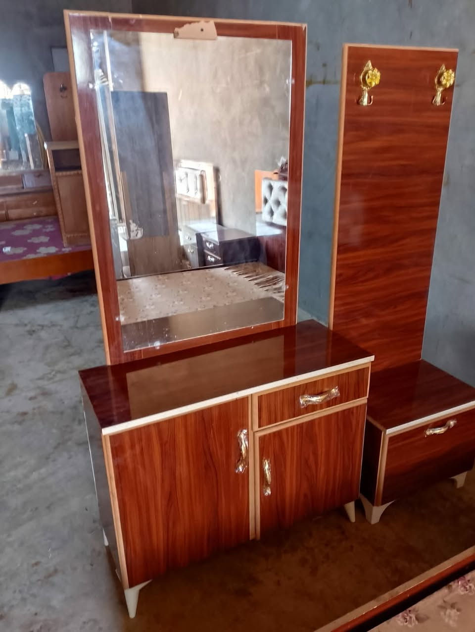 غرف نوم اخت الجديد مستعمله قليل السعر 450بيً مجال للطيبين


**إذا كنت صاحب هذا الإعلان وتريد حذفه لأي سبب، رجاءا أرسل رسالة إلى الدعم الفني**