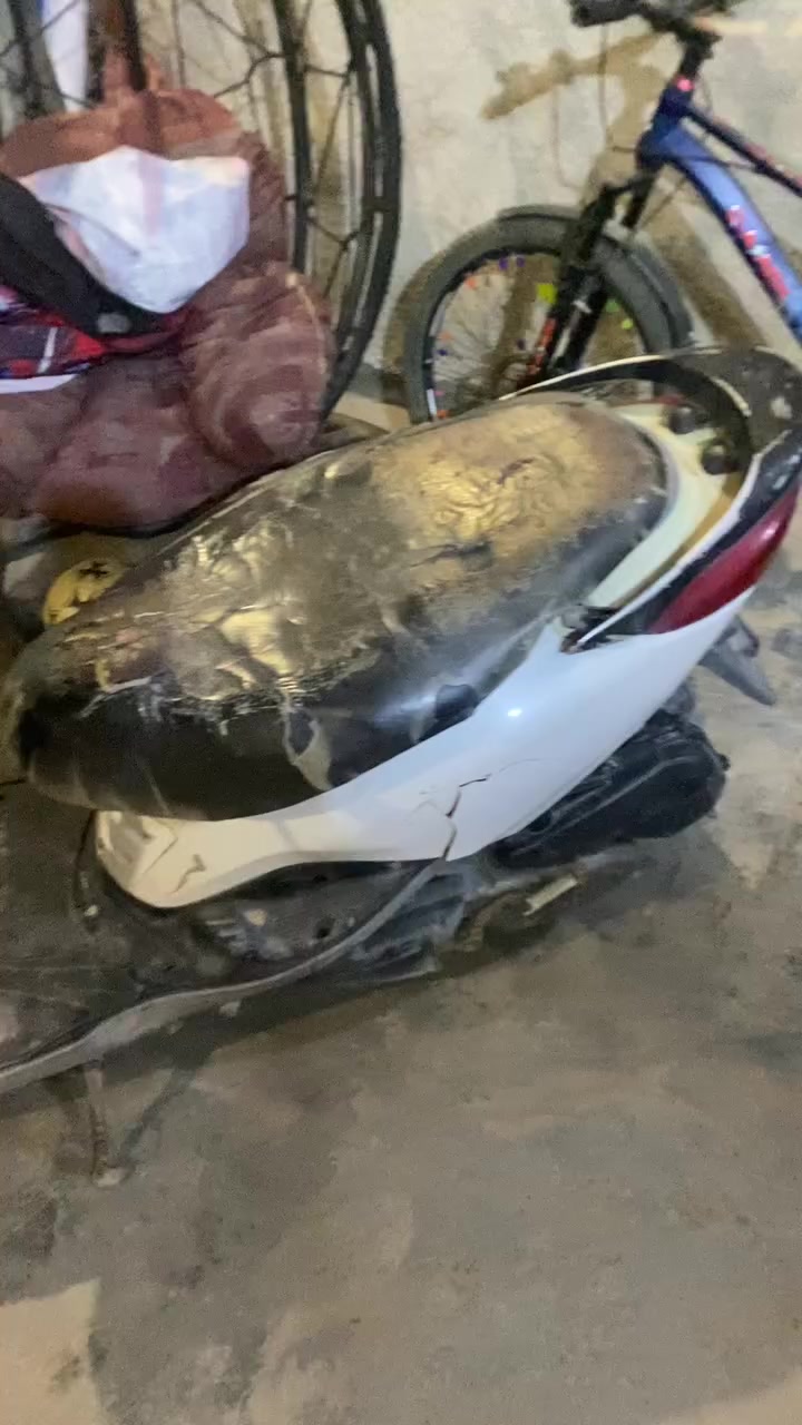 السلام عليكم دراجة بريز للبيع يرادلها بس كفرات وكشن محرك نضيف نكرة الدراجة السعر 250 للاستفسار الاتصال

‭0777 658 8675‬
