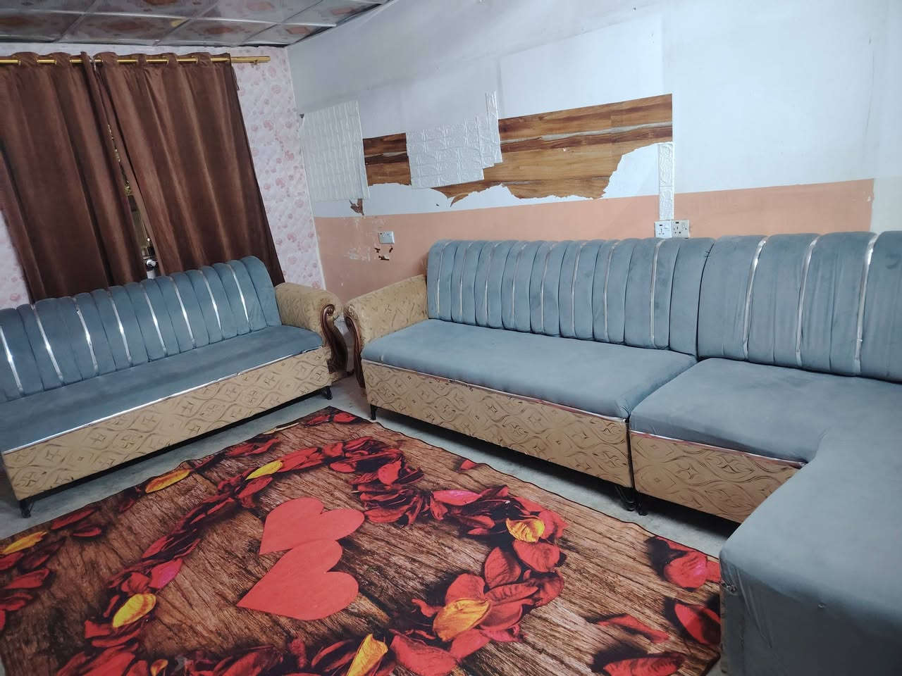 بسبب الوعود الكاذبه اعاده نشر ديوان قنفات السعر 160 وبي مجال بسيط الرقم ***********
